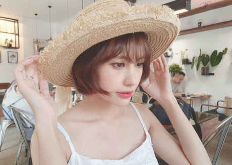 かわいいシーメールオンリーファンズ xxx 写真