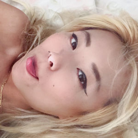 Raina Huang エロティックなスター ギャラリー