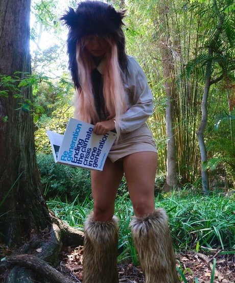 毛深い足のOnlyFans 美しい 写真