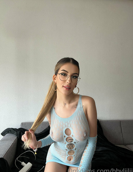 bbyliilii xxxスター 写真
