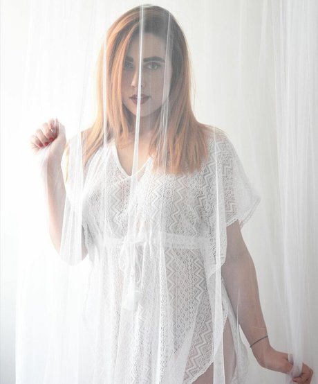 Emma Victoria Louise ホットなスター 写真