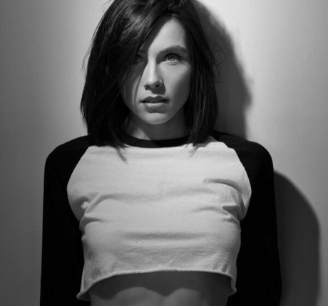 Emma Victoria Louise ポルノスター 写真