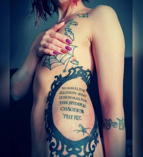 Sinroselr ポルノスター ヌード ギャラリー