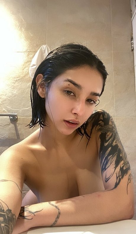 pieceofsweet 裸のモデル 写真