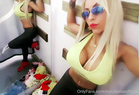 小人ヌードオンリーファンズ ホットxxx 画像