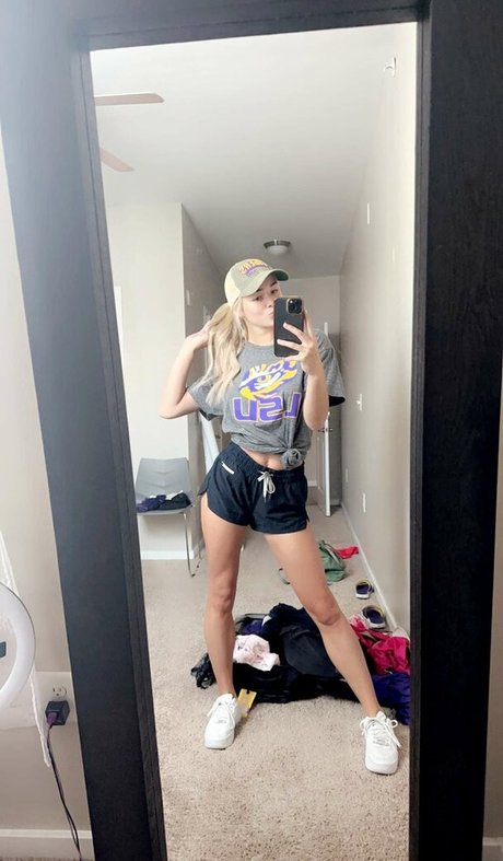 Olivia Dunne アート女優 アーカイブ