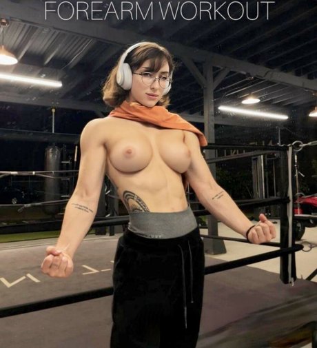 巨乳ブルネットオンリーファンズ 美しいxxx 写真