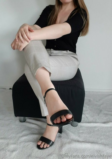 elvishfaye ヌードのポルノスター 写真
