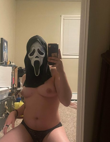 blo0d r0ach ポルノスター エロティック 写真