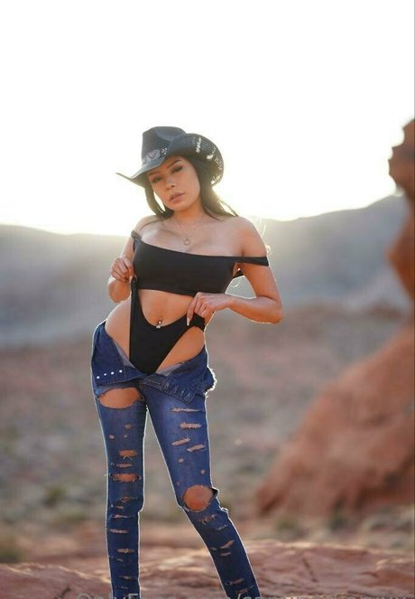 巨根アナルOnlyFans アート裸 画像