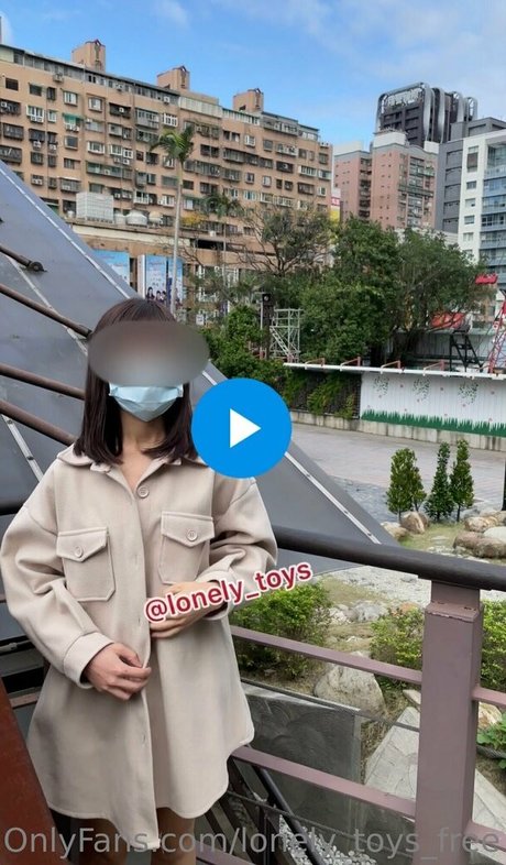 lonely toys free 独占モデル 写真