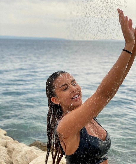 ゲイランジェリーOnlyFans 美しい裸 写真