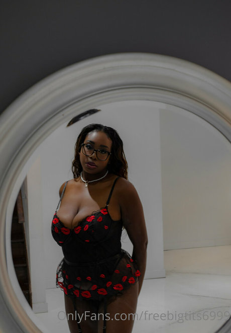 freebigtits6999 裸の女優 写真