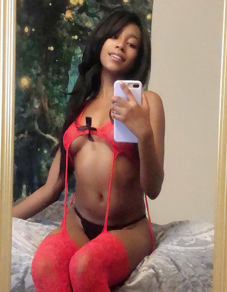 aprilraeee ポルノスター xxx アーカイブ