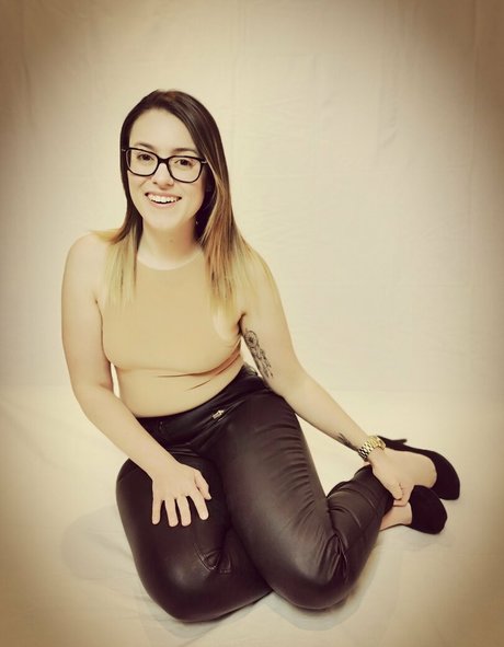 ジンジャートゥインクオンリーファンズ 美しい裸 写真