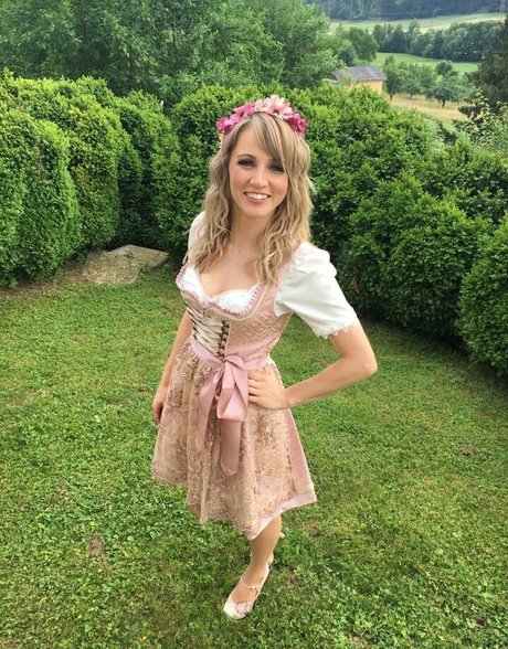 Melissa Naschenweng ポルノスター エロティック ギャラリー