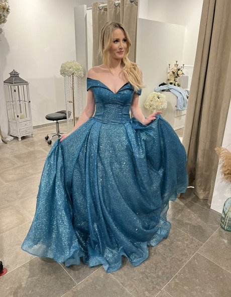 Melissa Naschenweng ポルノスター エロティック 画像