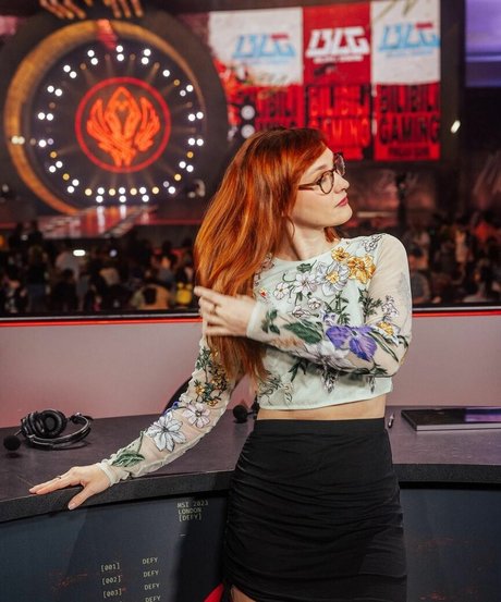 巨乳ブルネットオンリーファンズ 素敵 画像