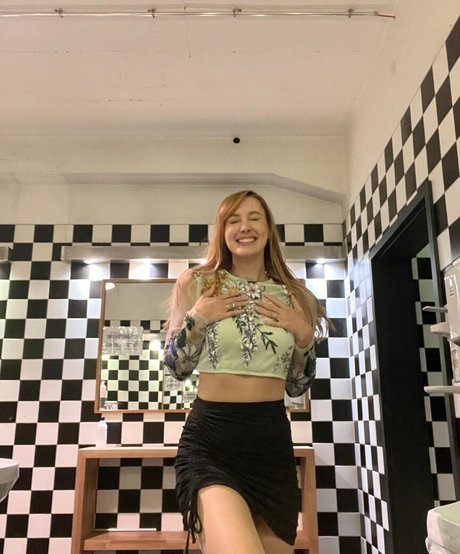 巨乳の赤毛オンリーファンズ ベスト 写真