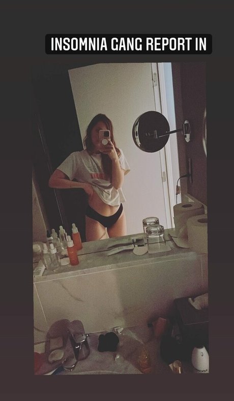 日本の女子高生OnlyFans 美しい 写真