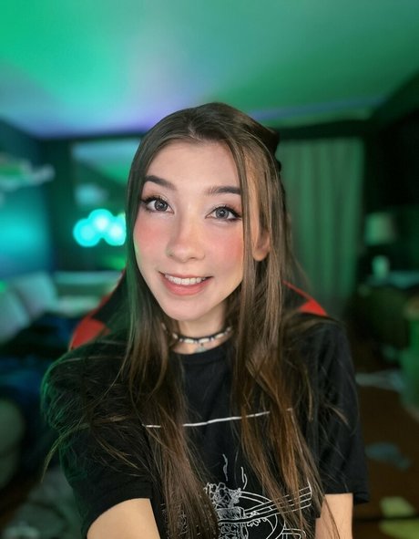 Kaisa ポルノ女優 写真