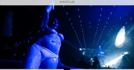 女性の筋肉オンリーファンズ アートxxx 写真