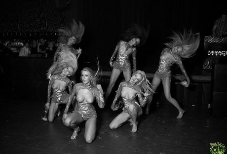 アナル熟女OnlyFans 無料 画像