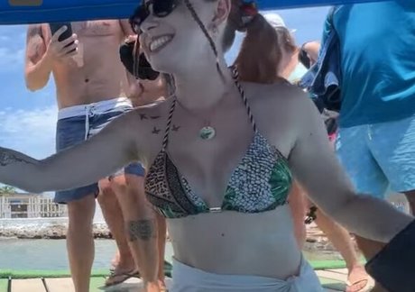 Ana Lara ヌードスター 画像