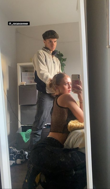 痩せたアジア人ティーン OnlyFans ホットセクシー 写真