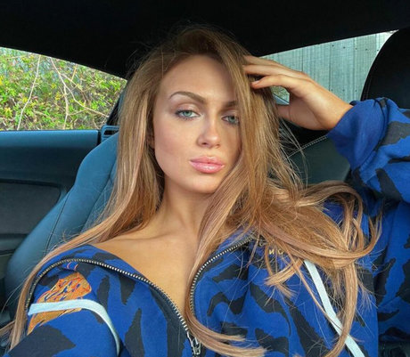 Maisie Smith アダルトモデル 画像