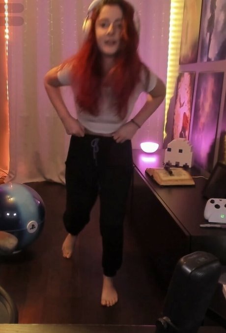 AnnieFuchsia ホットモデル 写真