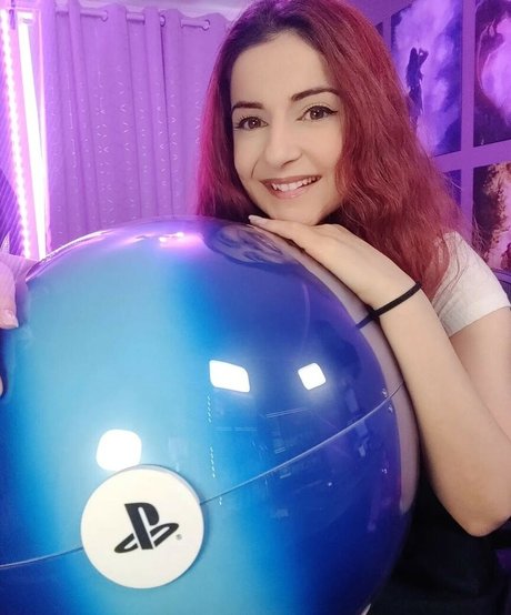 AnnieFuchsia ヌードモデル 写真