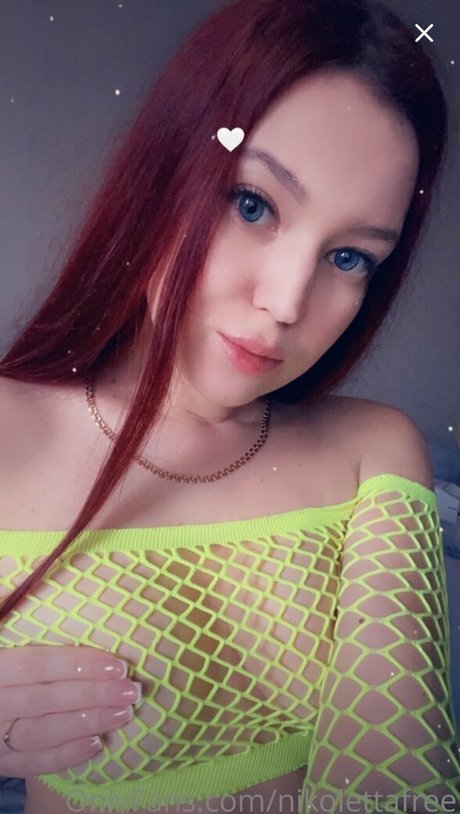 Nikoletta ホット女優 写真