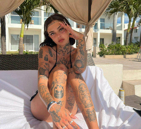 女性の筋肉オンリーファンズ 美しい裸 写真