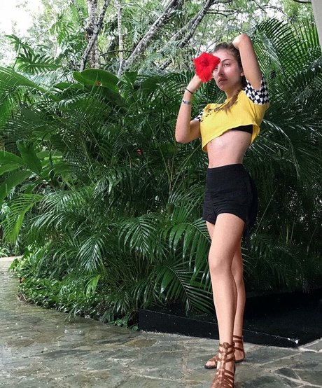 Emerome xxxスター 写真