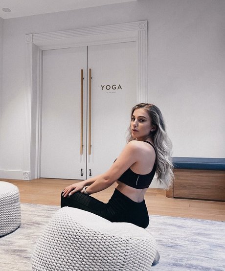 成熟した黒人女性オンリーファンズ セクシー裸 ギャラリー