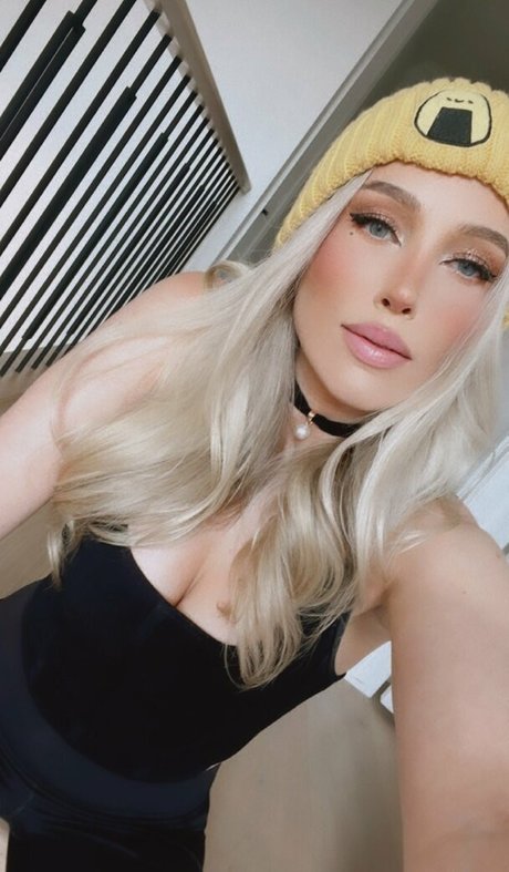 Emerome トップモデル 写真