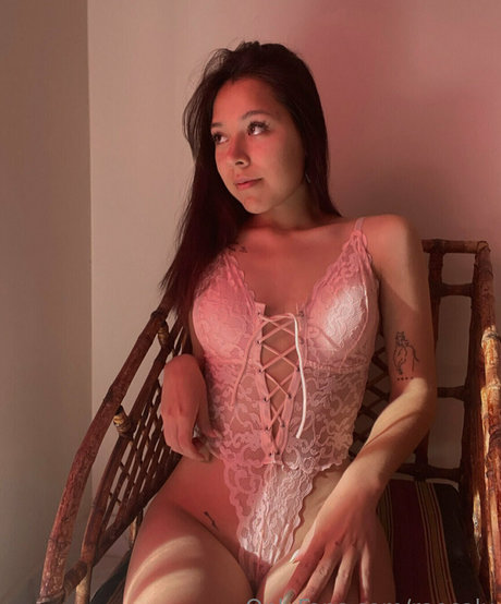 raecalu アダルトスター 写真