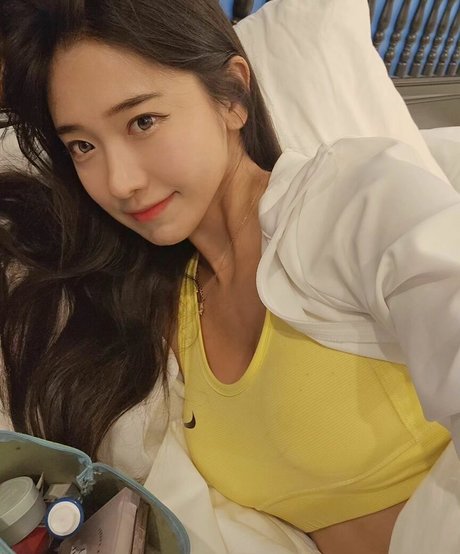 妊娠中のアジア人オンリーファンズ ポルノ 画像