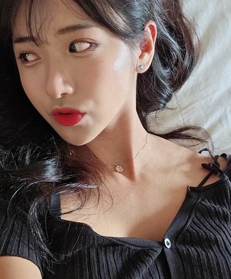 jinnytty エロティックなスター 画像