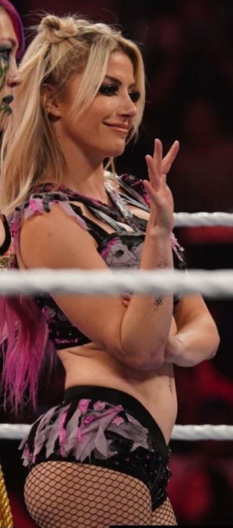 Alexa Bliss セックスポルノスター 画像