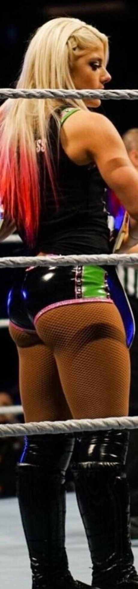 Alexa Bliss ポルノ女優 画像