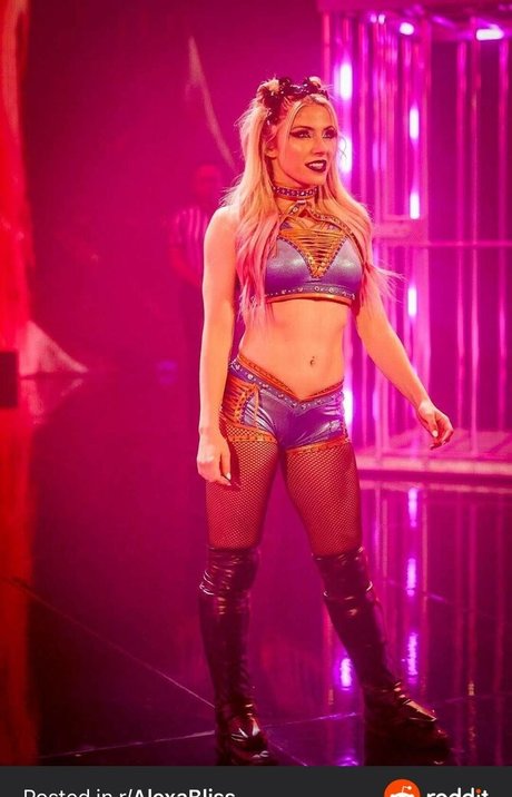 Alexa Bliss アダルト女優 写真