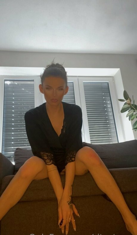 毛深い足のOnlyFans 無料エロ 写真