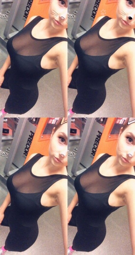 ママの足OnlyFans ホットセックス 写真