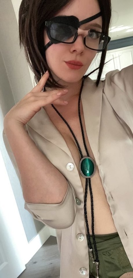 巨乳の黒人女性オンリーファンズ 美しいヌード 画像