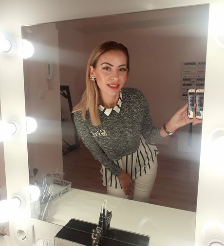 Marinela Adalbertova xxxポルノスター 写真