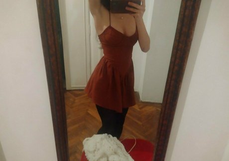 Cuttykate アダルトモデル 写真