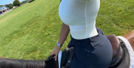 ミニドレス OnlyFans 無料エロ 写真