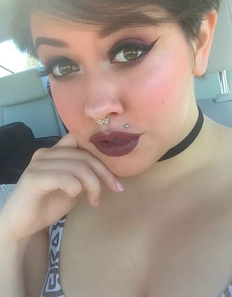 アジアの有名なOnlyFans 美しいヌード 写真